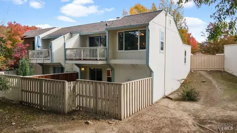 2018 Knolls Dr, Santa Rosa, CA 95405