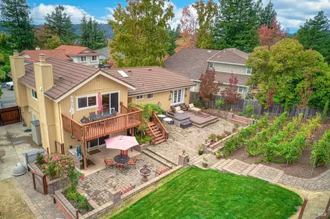 616 Rinaldo St, Santa Rosa, CA 95409 photo 2