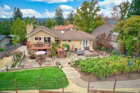 616 Rinaldo St, Santa Rosa, CA 95409