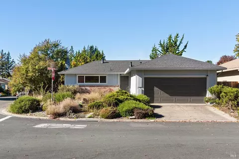 201 Mountain View Dr, Healdsburg, CA 95448