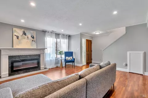 513 Village Cir, Novato, CA 94947