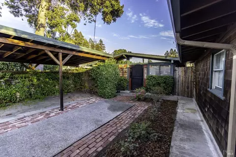 46 Grove Ln, Novato, CA 94947