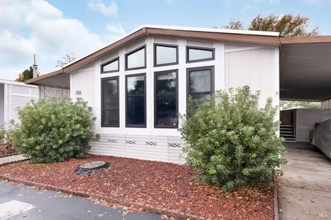 8019 Cliffrose St, Windsor, CA 95492 photo 5
