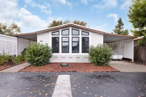 8019 Cliffrose St, Windsor, CA 95492 photo 3