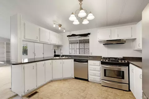 8019 Cliffrose St, Windsor, CA 95492 photo 15