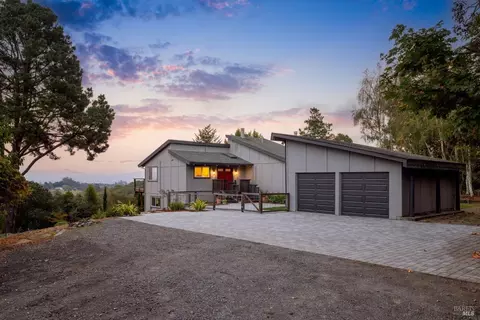 3370 Pharoahs Ln, Sebastopol, CA 95472
