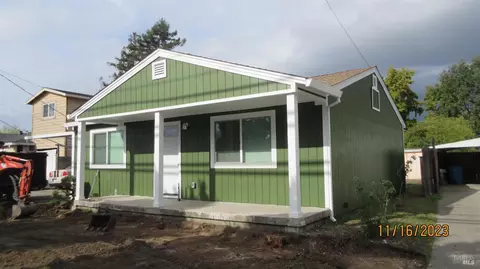1215 Hearn Ave, Santa Rosa, CA 95407