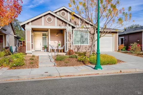 9323 Oak Trail Cir, Santa Rosa, CA 95409