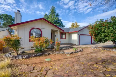 19175 Stonegate Rd E, Hidden Valley Lake, CA 95467