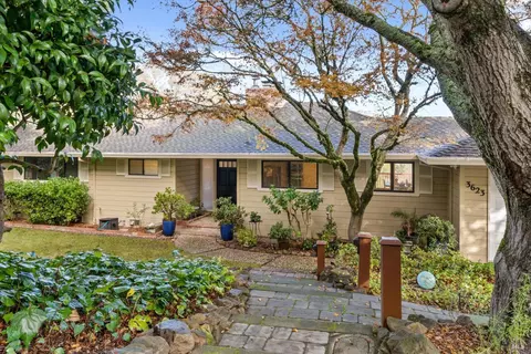 3623 Holland Dr, Santa Rosa, CA 95404