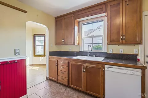 1431 Alabama St, Vallejo, CA 94590 photo 8