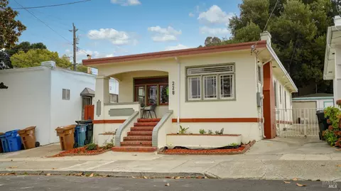 228 Ward St, Martinez, CA 94553 photo 3