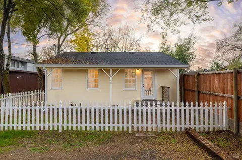 10139 Old Redwood Hwy, Windsor, CA 95492