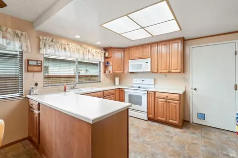 349 Lexington Dr, Vallejo, CA 94591 photo 9