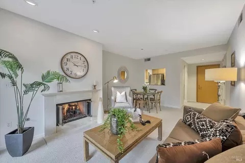 600 Deer Valley Rd #1J, San Rafael, CA 94903