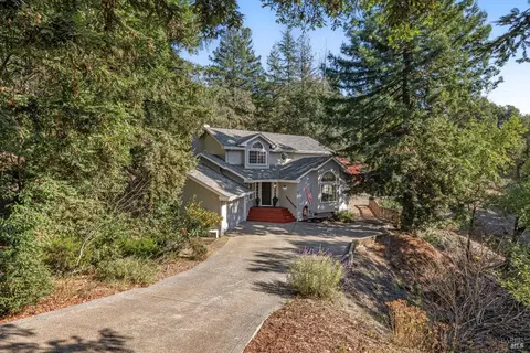 663 Greenview Dr, Santa Rosa, CA 95403