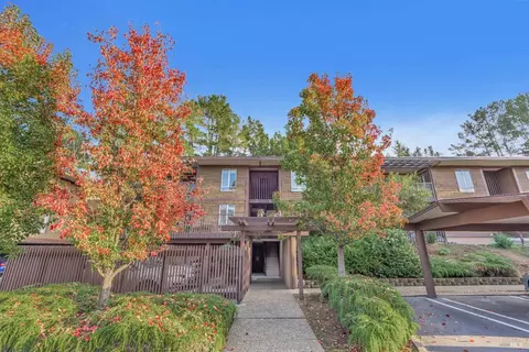 88 Forest Ln, San Rafael, CA 94903