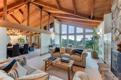25 Elizabeth Pl, Inverness, CA 94937