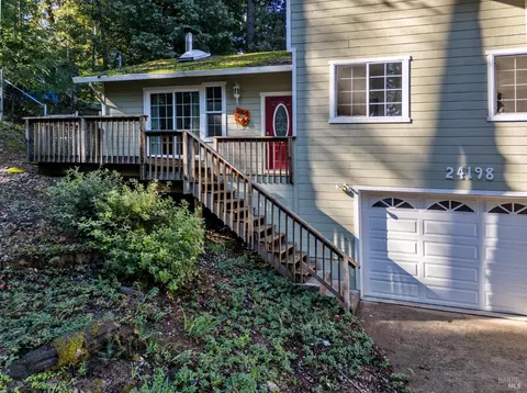 24198 Birch Cir, Willits, CA 95490 photo 3