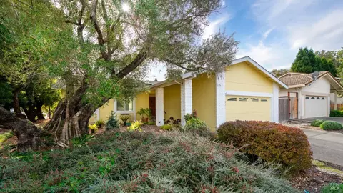 401 Clearview Pl, Petaluma, CA 94952
