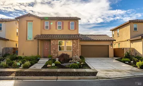 425 Vinca Way, Vacaville, CA 95687