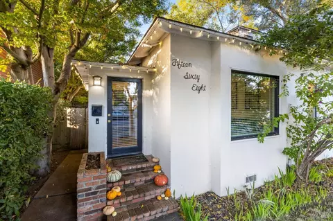 1568 Laurel St, Napa, CA 94559