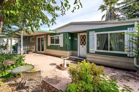 10 Sequoia Cir, Santa Rosa, CA 95401