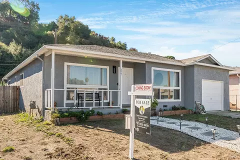 377 Pepper Dr, Vallejo, CA 94589 photo 4