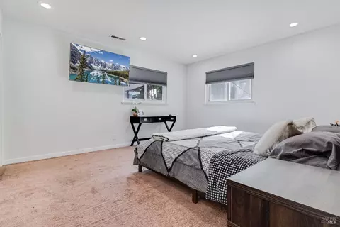377 Pepper Dr, Vallejo, CA 94589 photo 15