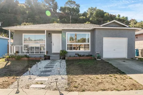 377 Pepper Dr, Vallejo, CA 94589 photo 3