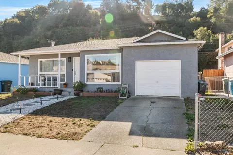 377 Pepper Dr, Vallejo, CA 94589 photo 2