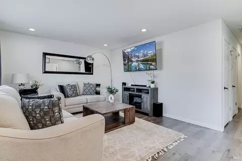 377 Pepper Dr, Vallejo, CA 94589 photo 10