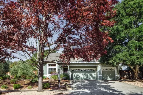 228 Black Oak Dr, Petaluma, CA 94952