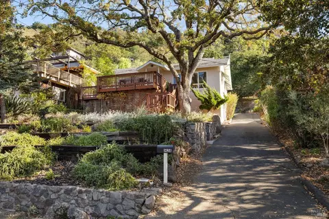 1428 Maxwell Ave, Napa, CA 94559 photo 2