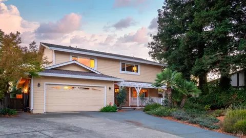 13 Saint Augustine Ct, Petaluma, CA 94954 photo 3