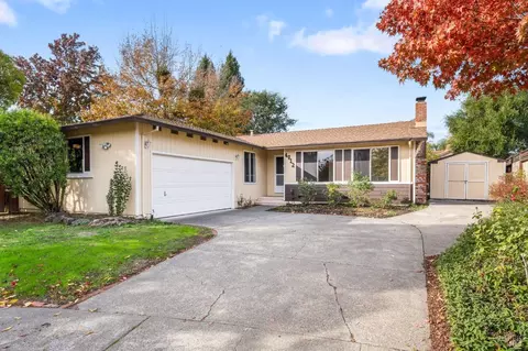 4912 Everglade Dr, Santa Rosa, CA 95409