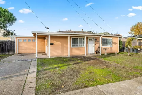 971 Santa Ana Dr, Santa Rosa, CA 95404