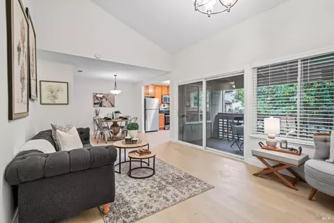 355 Parkview Ter #I6, Vallejo, CA 94589
