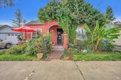 1011 Beaver St, Santa Rosa, CA 95404