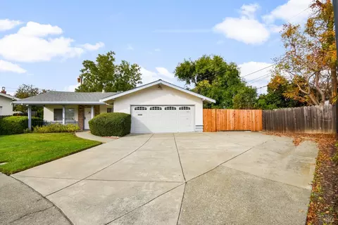 240 Solano Ct, Vacaville, CA 95688