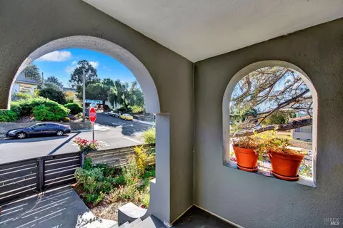 202 Alabama St, Vallejo, CA 94590 photo 3