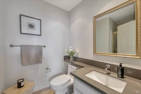 51 Mariners Cir, San Rafael, CA 94903 photo 23