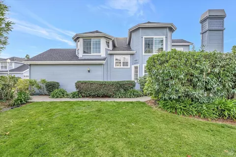 51 Mariners Cir, San Rafael, CA 94903 photo 2