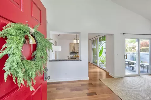 51 Mariners Cir, San Rafael, CA 94903 photo 3