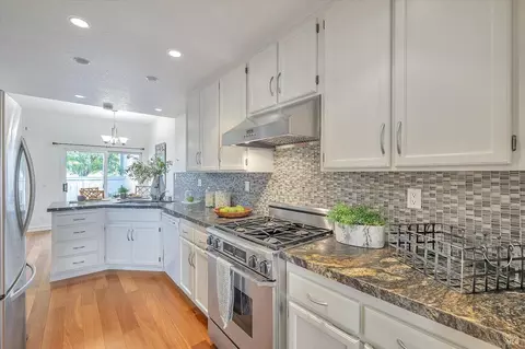 51 Mariners Cir, San Rafael, CA 94903 photo 11
