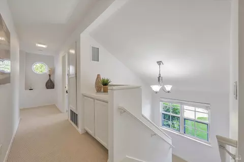 51 Mariners Cir, San Rafael, CA 94903 photo 20