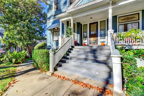 Exterior - 218 Buck Ave, Vacaville, CA 95688 photo 5 of 22
