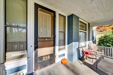Exterior - 218 Buck Ave, Vacaville, CA 95688 photo 7 of 22