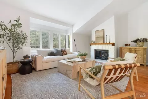 20 Curlew Way, Novato, CA 94949