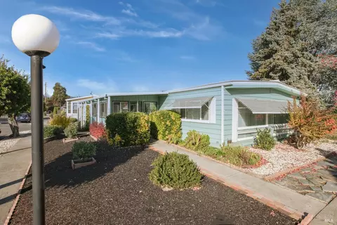 19 Acapulco Dr, Sonoma, CA 95476
